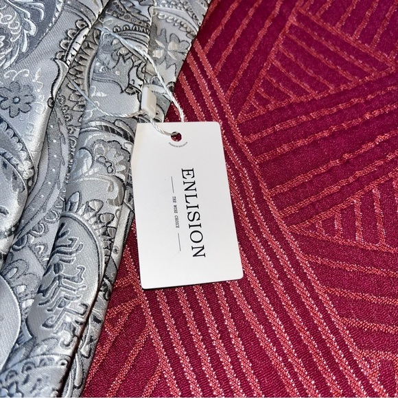 New nwt gray paisley Tie Enlision - Picture 2 of 4